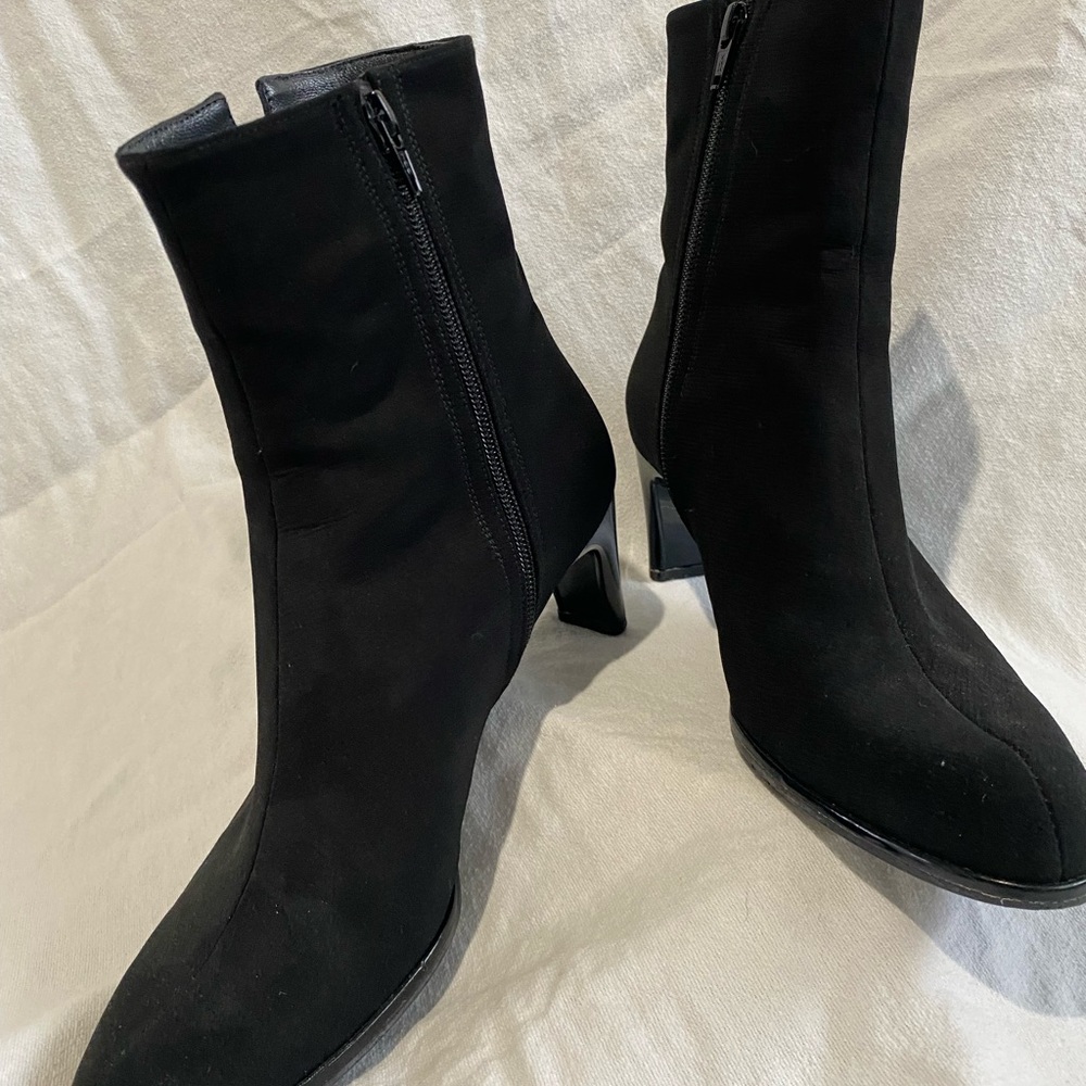 Stuart Weitzman  Gor Tex  boots